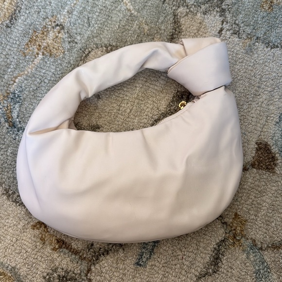 melie bianco vegan leather alexandra shoulder bag in cream - Picture 9 of 10